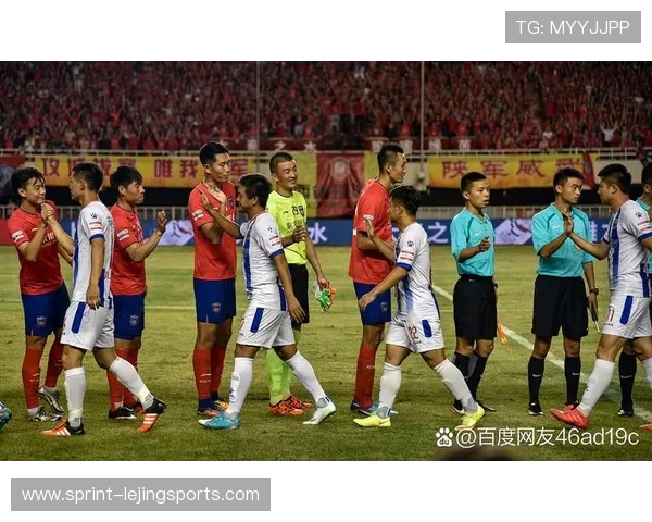 足球巨星赛前备战到激情对决全程记录的一天挑战与荣耀并存