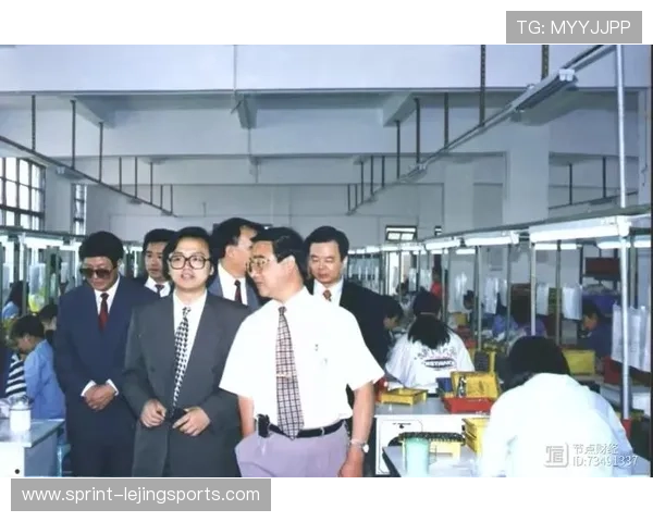 香港足球明星崛起之路：从青训到职业联赛的奋斗与荣耀